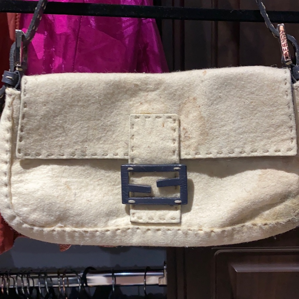 Fendi Fendi Fendi Baguette⭐️ pre loved.Authentic w serial member ✔️